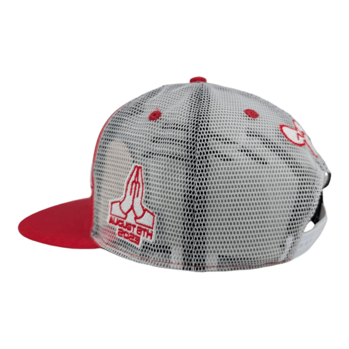 Featuring a striking design, the "August 8th" mesh snapback cap showcases a praying hands motif. The cap combines vibrant red and white hues, with "Augusta 2022" embroidered in red on the back panel. Its front section is crafted in bold red while white mesh vents cover the remaining parts for added breathability and comfort.